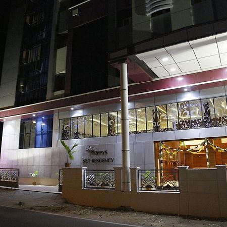 Poppys S.E.T Residency Hotell Kumbakonam Exteriör bild