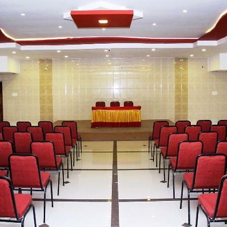 Poppys S.E.T Residency Hotell Kumbakonam Exteriör bild
