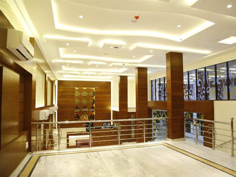 Poppys S.E.T Residency Hotell Kumbakonam Exteriör bild