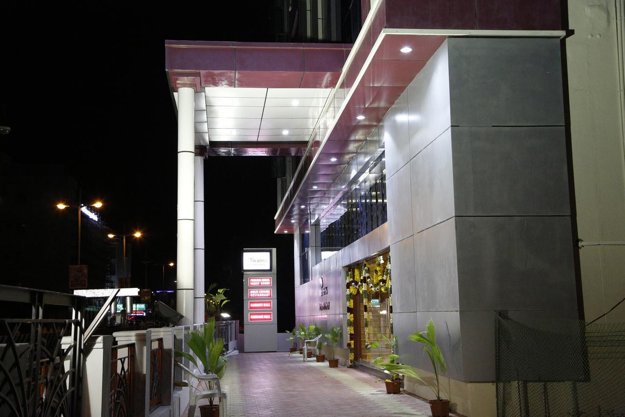 Poppys S.E.T Residency Hotell Kumbakonam Exteriör bild