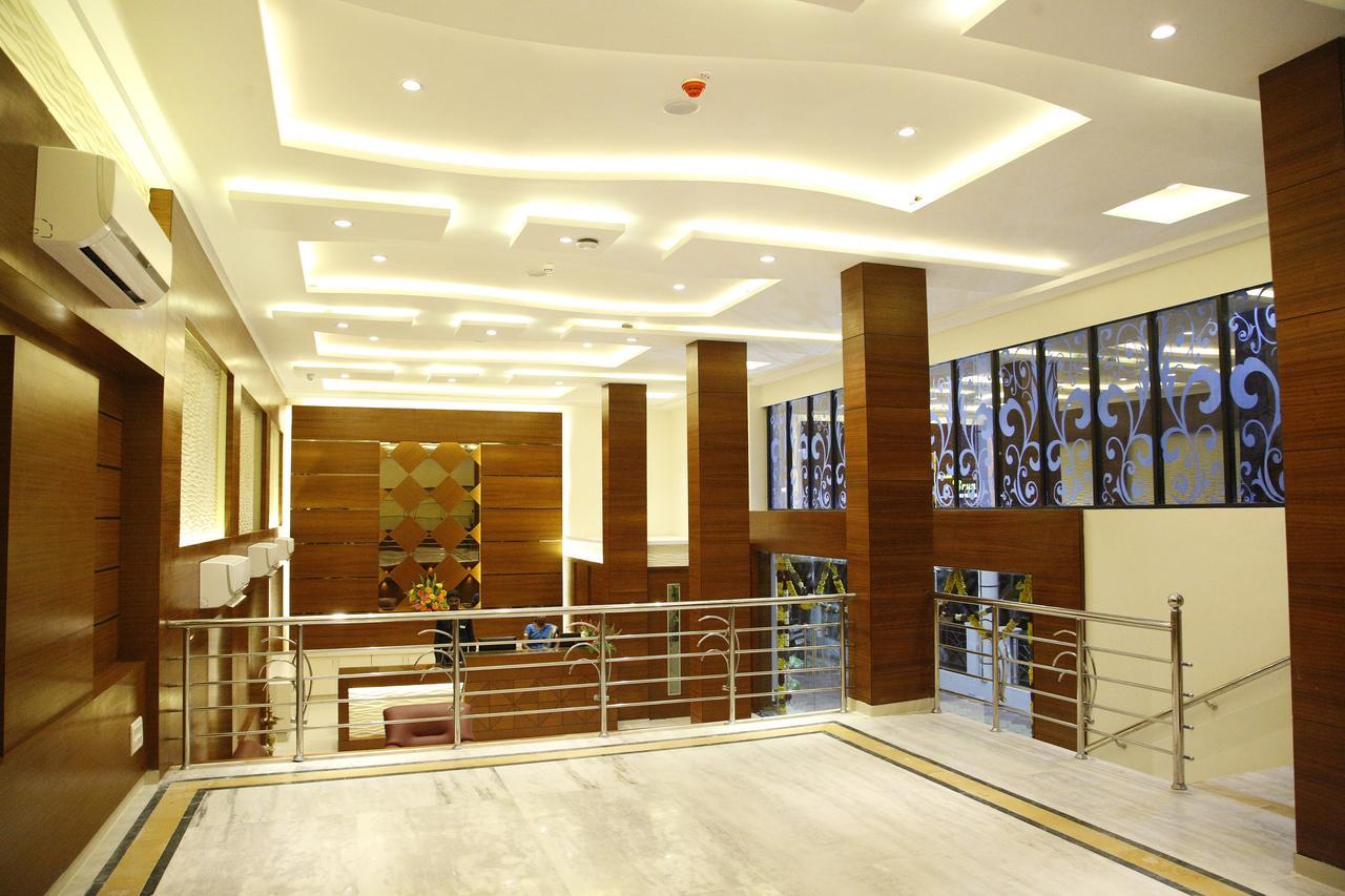 Poppys S.E.T Residency Hotell Kumbakonam Exteriör bild