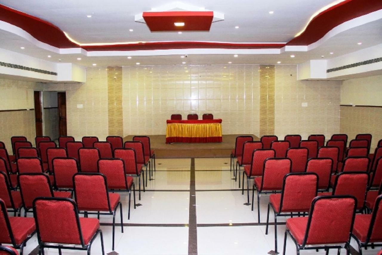 Poppys S.E.T Residency Hotell Kumbakonam Exteriör bild
