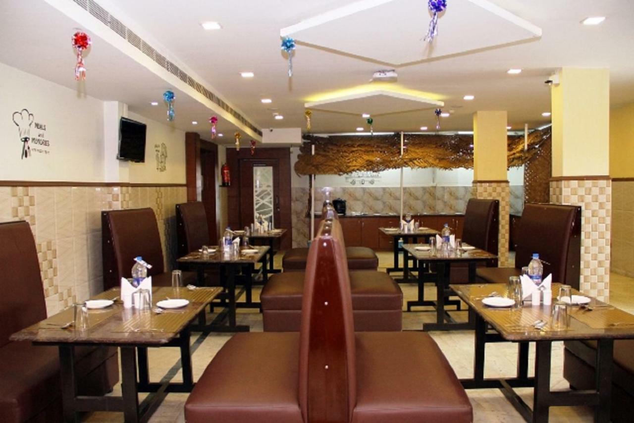 Poppys S.E.T Residency Hotell Kumbakonam Exteriör bild